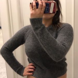 gray aritzia sweater